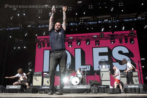 IDLES - 2019-07-06 - HEROUVILLE SAINT CLAIR - Chateau de Beauregard - Scene Beauregard - 